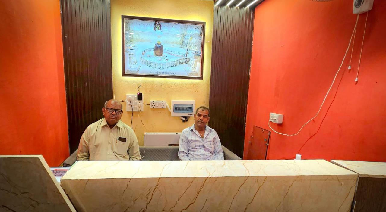 Hotel Ramghat View Удджайн Экстерьер фото