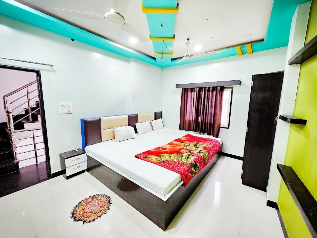 Hotel Ramghat View Удджайн Экстерьер фото