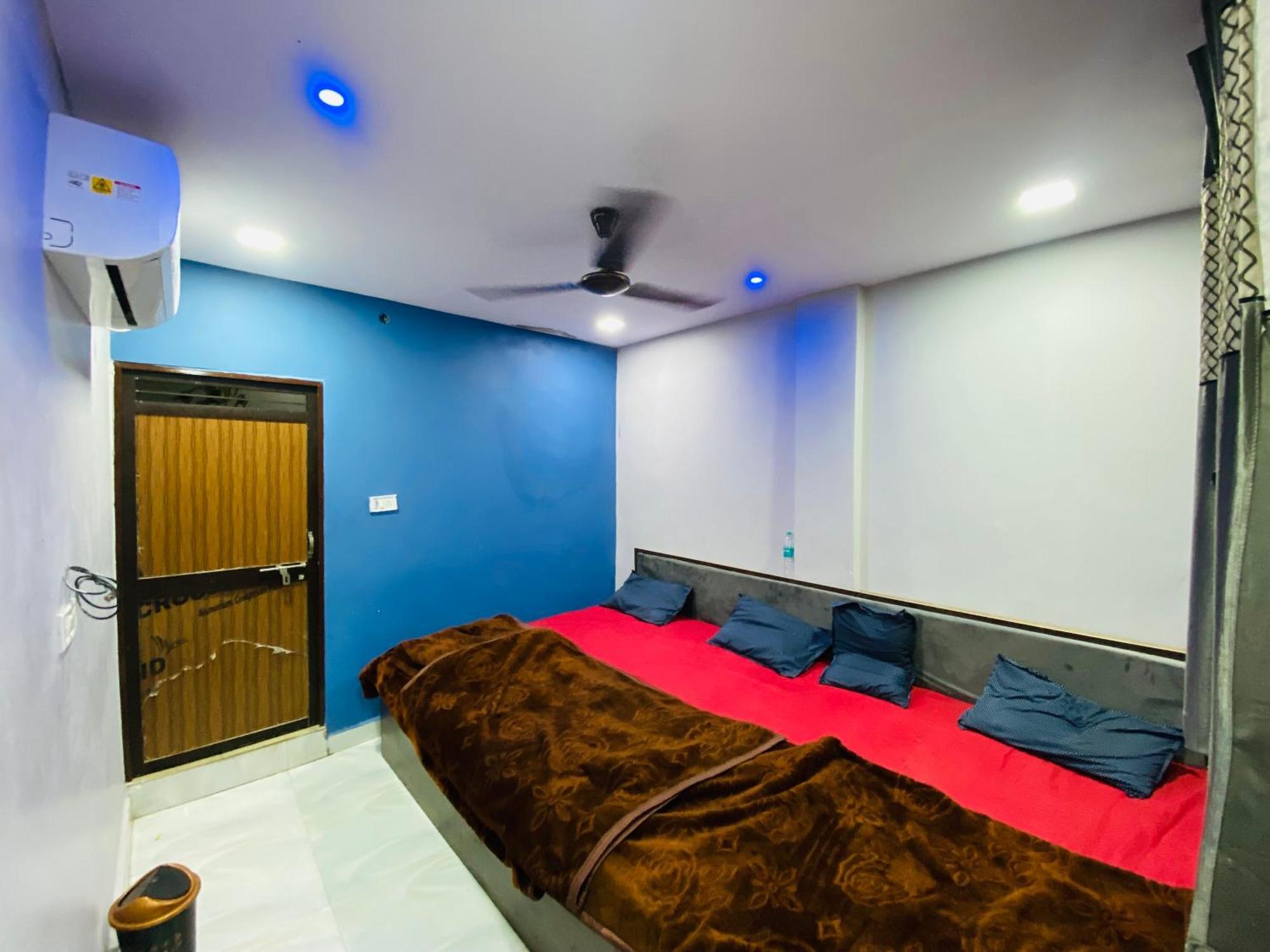 Hotel Ramghat View Удджайн Экстерьер фото
